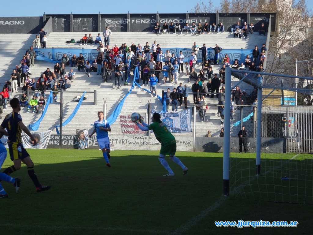 JJUrquiza vs Dock Sud, 1er fecha del torneo de Primera C 2013-14, AFA